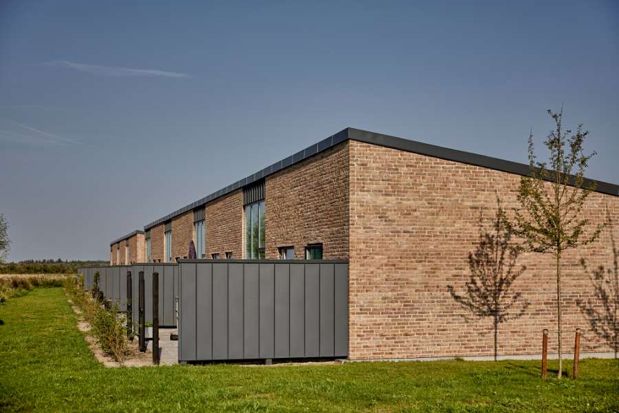 Steel profiles on terraced houses, Sofiendal Enge, Poul Anker Bechs Vej 232, 9200 Aalborg SV, Denmark